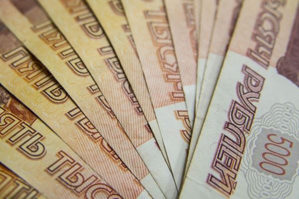 Bloomberg: укрепление рубля стало «головной болью» для западных банков, терпящих убытки