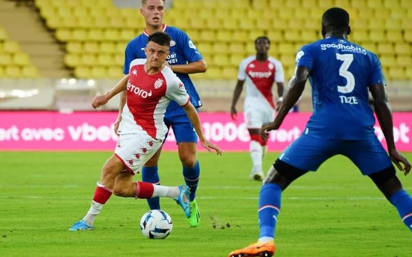 «Монако» Головина вырвал ничью в матче Лиги чемпионов с ПСВ 