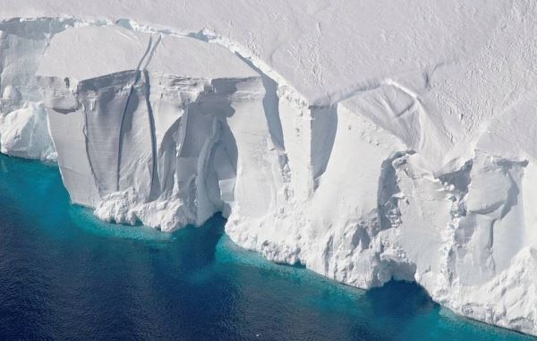NASA: ледовый массив Антарктиды за 25 лет сократился в два раза больше, чем считали ранее