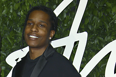 Предполагаемая жертва A$AP Rocky пожаловалась на угрозы от поклонников рэпера